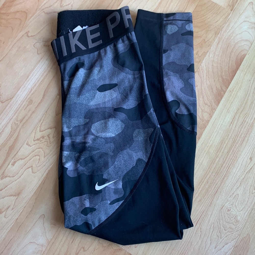 Nike Pro leggings small
